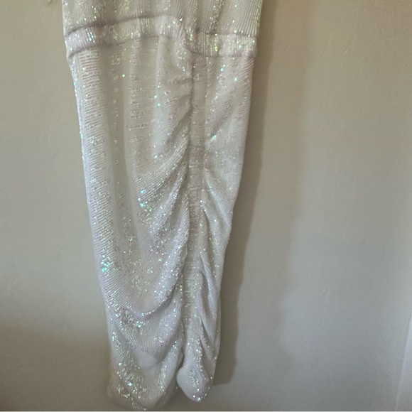 NWT Lavish Alice Iridescent Sequin Midi Dress - Picture 5 of 9
